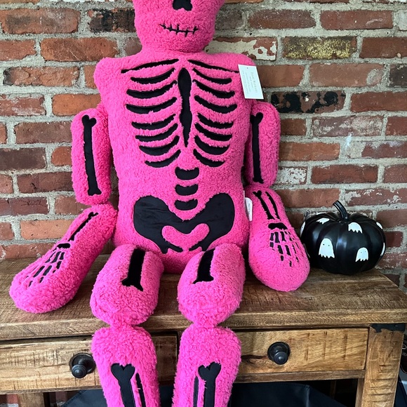 Pink skeleton, 5 feet tall pillow new with tags Isaac Mizrahi TikTok - Picture 8 of 8